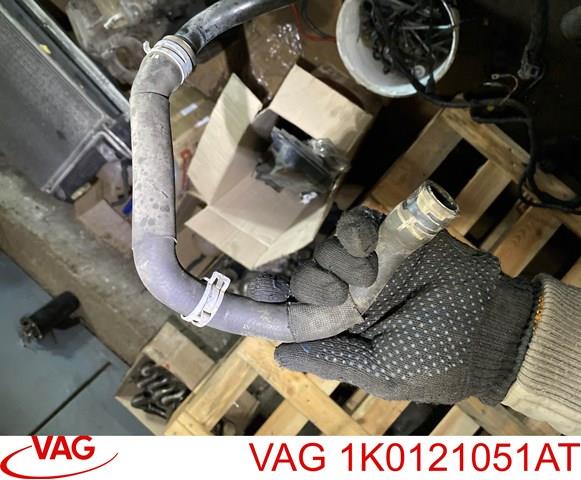 Шланг/патрубок системи охолодження 1K0121051AT VAG