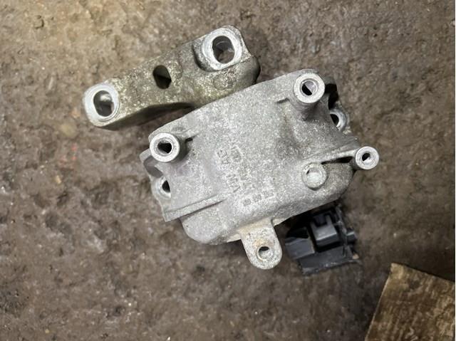 Права подушка двигуна 1K0199262CB VAG