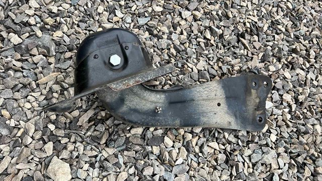Тяга поздовжня задньої підвіски, ліва 1K0505225H VAG