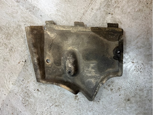 Захист днища передній правий 4G0825202 VAG