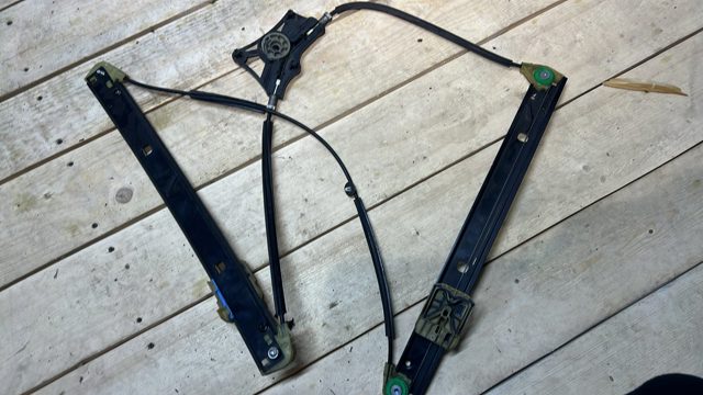 Механізм стеклопідйомника водійських дверей Ауді A6 C7