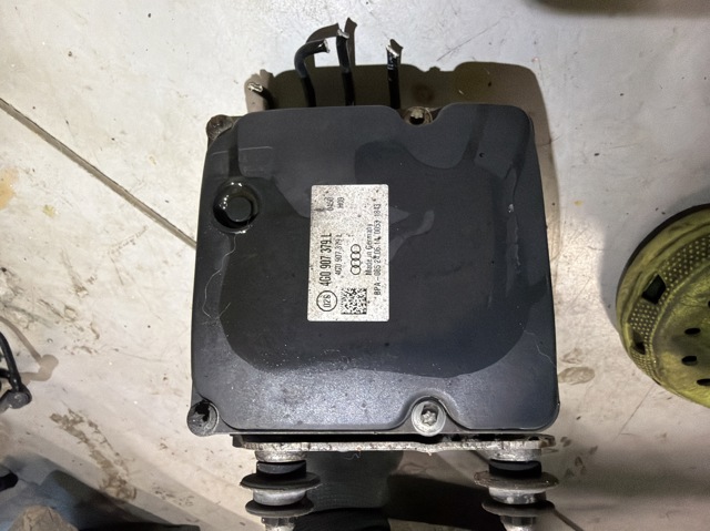 Блок керування АБС (ABS) 4G0907379L VAG