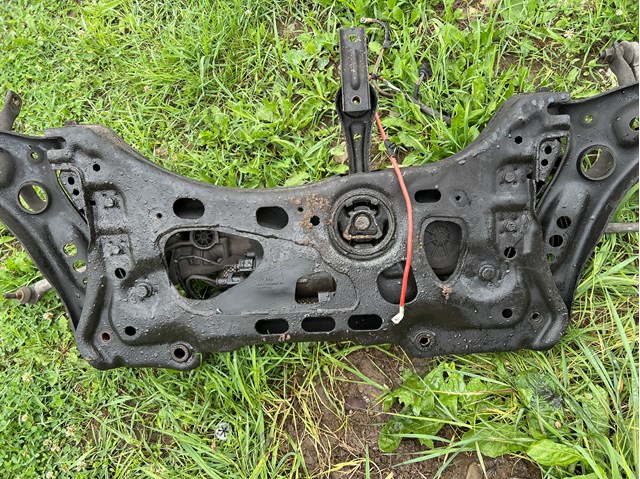 Балка передньої підвіски, підрамник 5Q0199315 VAG