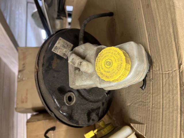 Вакуумника 6R1614105G VAG