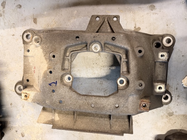 Кронштейн КПП 8K0399263BH VAG