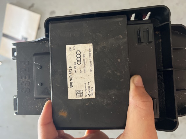Стабілізатор напруги 8K0959663F VAG