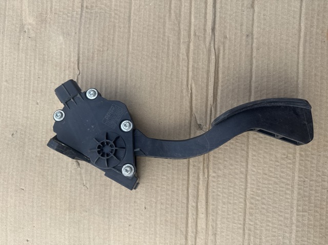 Педаль газу (акселератора) 7811033101 TOYOTA