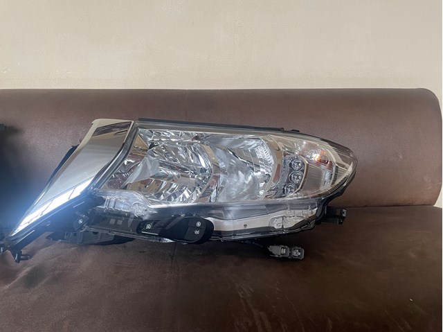 Фара 8117060N10 TOYOTA