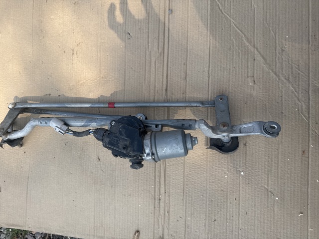 Двигун склоочисника лобового скла (трапеції) 8511033360 TOYOTA