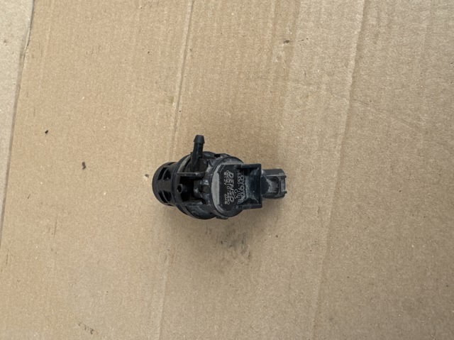 Насос омивача скла переднього 8533071010 TOYOTA