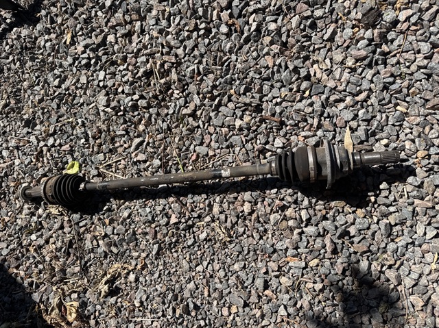 Піввісь задня, права RTA62550X MAZDA