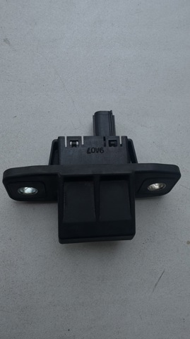 Кнопка приводу замка 3/5 дверей (ляди) / кришки багажника KB7W624B0 MAZDA