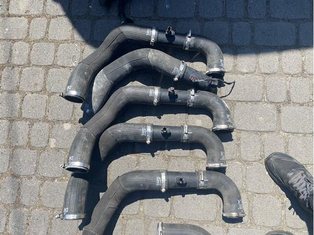 Шланг/патрубок интеркуллера 4M0145737M VAG