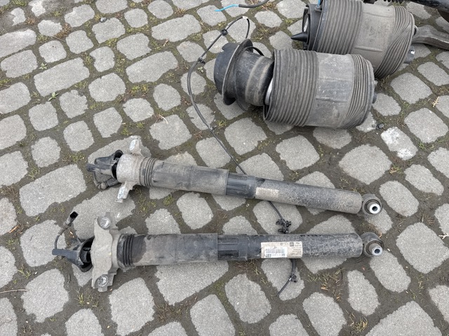 Задній амортизатор 4M4616031AB VAG