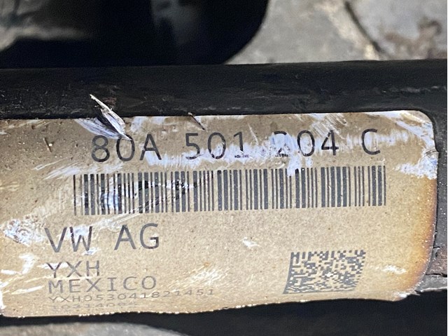 Піввісь задня, права 80A501204C VAG