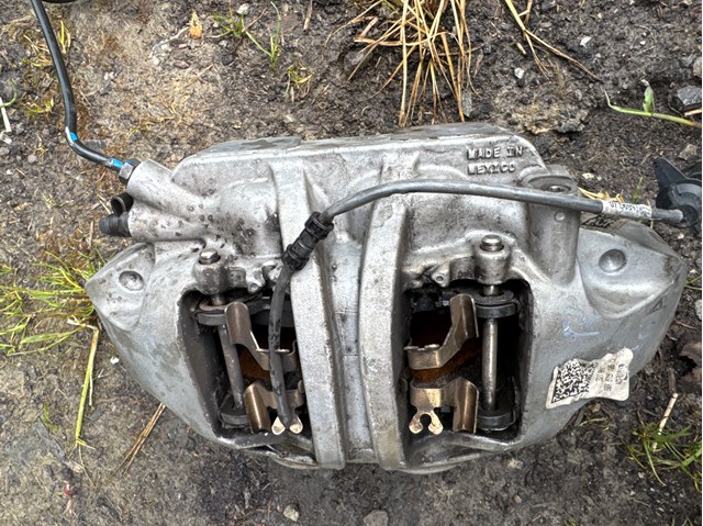 Супорт тормзной 80A615105CF VAG