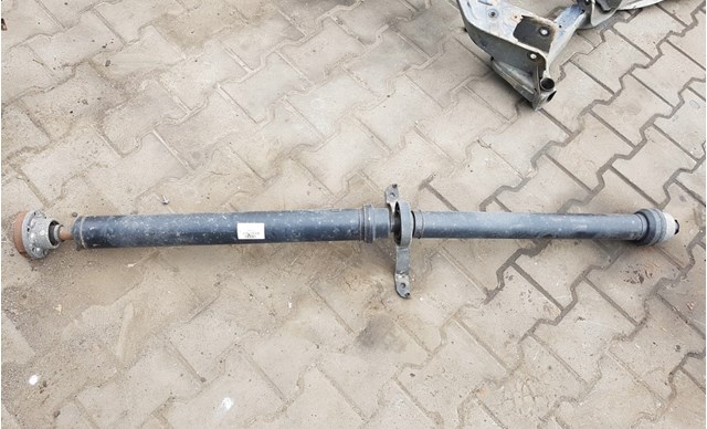 Вал карданний задній 8T0521101P VAG
