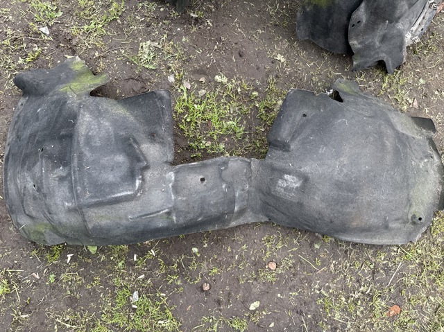 Підкрилок передній лівий 8T0821171H VAG