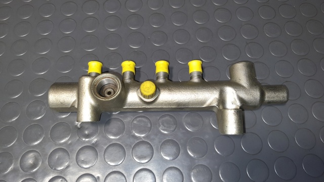 Паливна рампа 97313863 OPEL