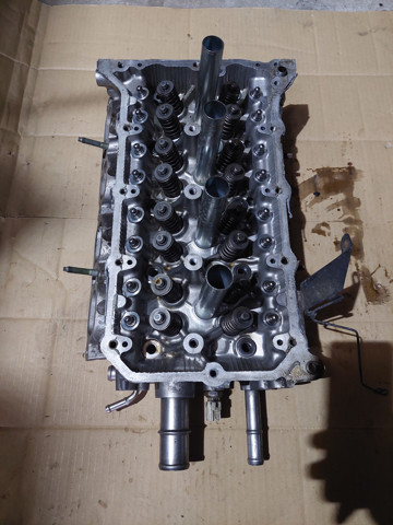 ГБЦ мотора Toyota RAV4 IV