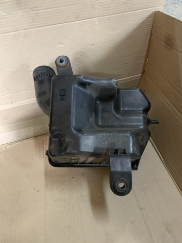 Корпус повітряного фільтра, верхня частина 281102G300 HYUNDAI