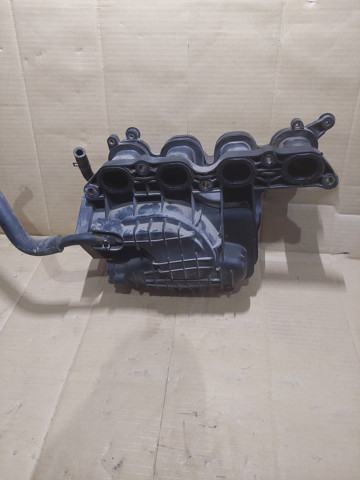 Колектор впускний 283112B000 HYUNDAI
