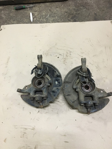 Цапфа поворотна права 517162H100 HYUNDAI