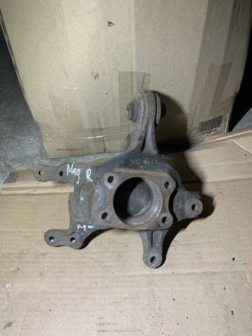 Цапфа поворотного кулака 527202G011 HYUNDAI