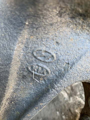 Цапфа поворотна права 527202P000 HYUNDAI