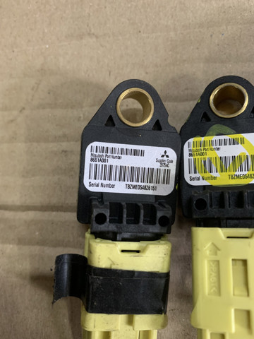 Датчик подушки безпеки 8651A001 MITSUBISHI