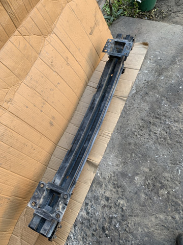 Підсилювач бампера переднього 865302F500 HYUNDAI