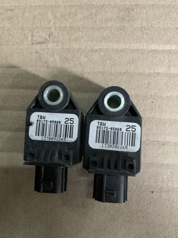 Датчик Ейрбег передній 8917305060 TOYOTA