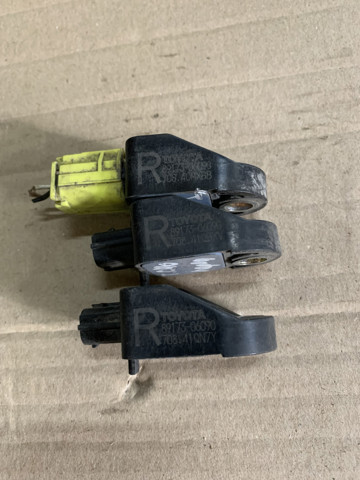 Датчик подушки безпеки 8917306090 TOYOTA