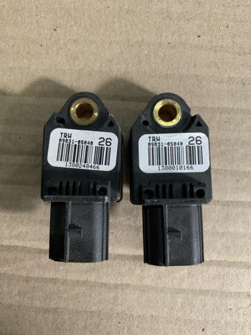 Датчик подушки безпеки 8983105040 TOYOTA