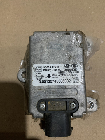 Датчик поперечного прискорення (ESP) 956901F300 HYUNDAI