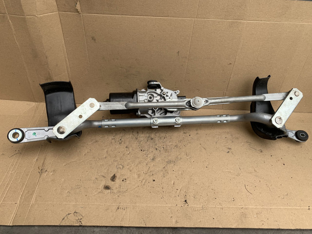Мотор склоочисника передній BJS76737X MAZDA