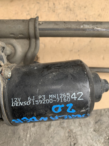 Двигун склоочисника лобового скла (трапеції) MN126542 MITSUBISHI