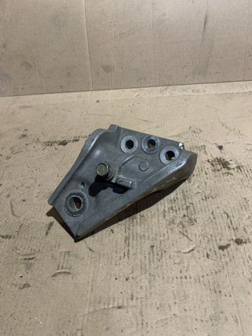 Права подушка мотора MR961111 MITSUBISHI