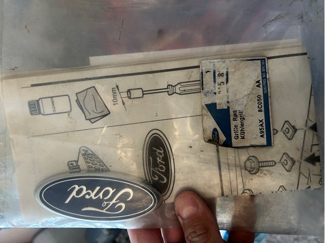 1015818 Ford