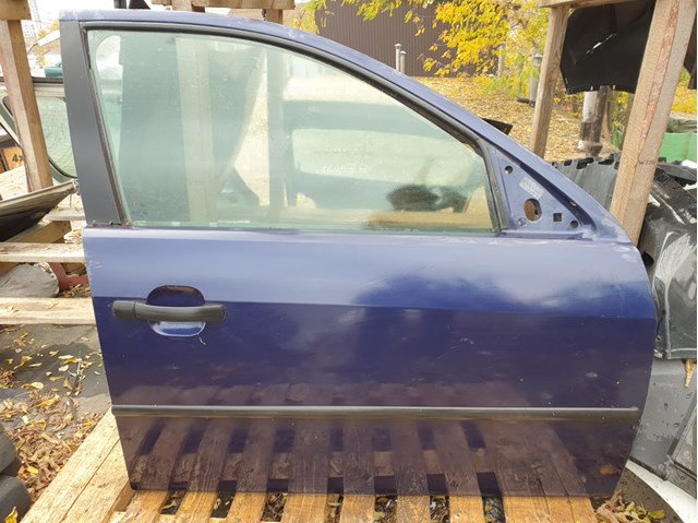 Скло пасажирських дверей 1116874 FORD