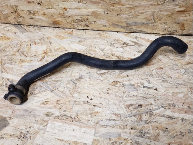 Водопровідна труба системи охолодження 11537591889 BMW