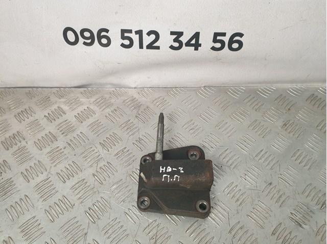 Кронштейн подушки (опори) двигуна, правої 11910RMAE00 HONDA