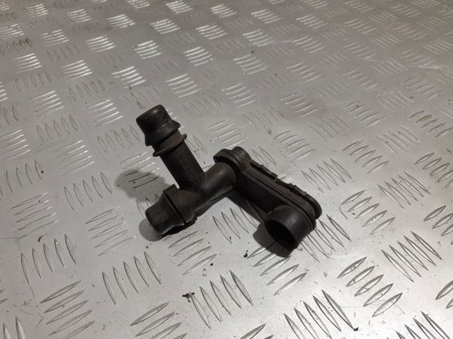 Водяний патрубок 1438820 BMW