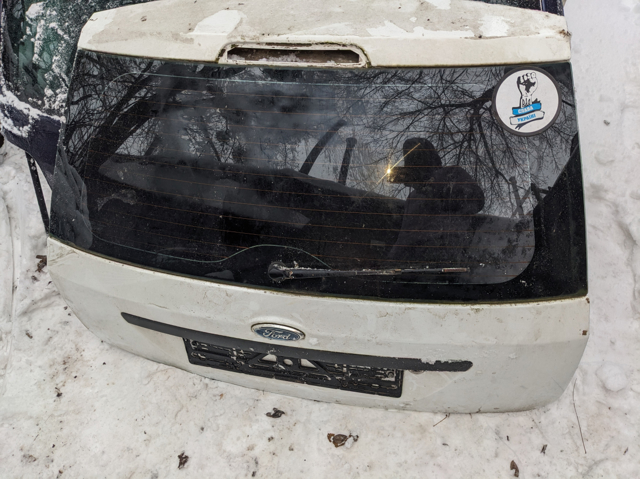 П'яті двері 1541627 FORD