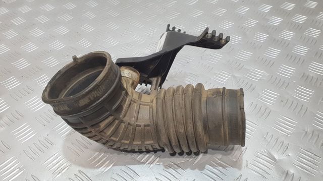 Патрубок повітряний, вихід повітряного фільтра 16576EB300 NISSAN