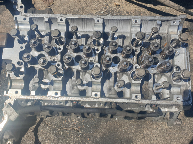 Головка блоку в зборі c распредвалами 1740108 FORD