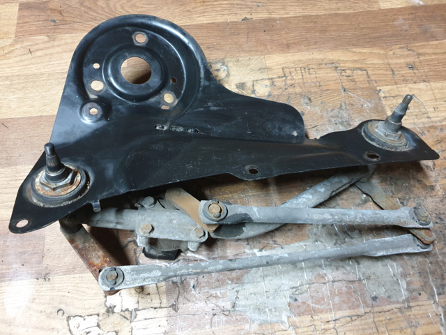 Двигун склоочисника лобового скла (трапеції) 1740714 FORD