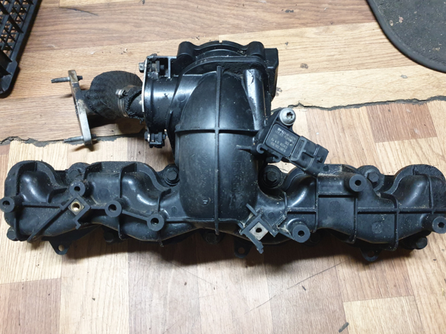 Колектор впускний 1770548 FORD