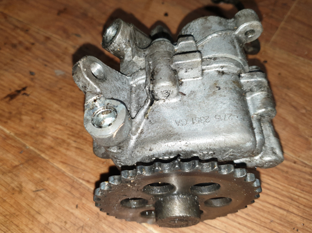 Насос маслозакачуючий 1839456 FORD