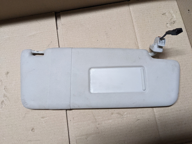 Козирок 1T0857552F2F4 VAG